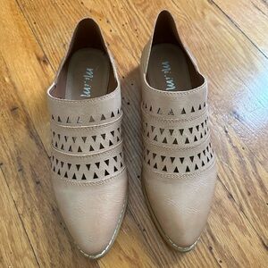 Tan Brown Laser Cut Out Leather Loafers